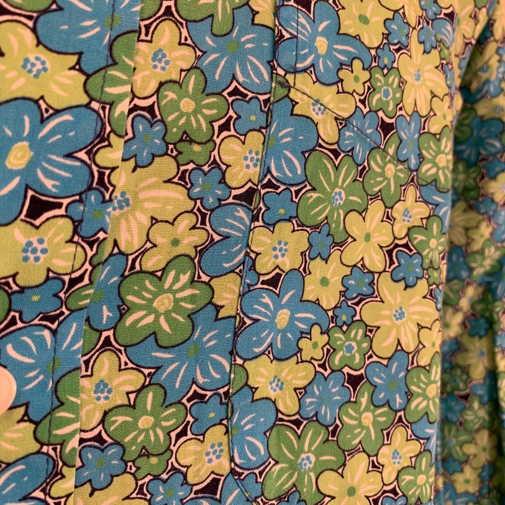 Lilly Pulitzer Floral Long Sleeve Shirt Large 100% Cotton Gently worn - Picture 2 of 3